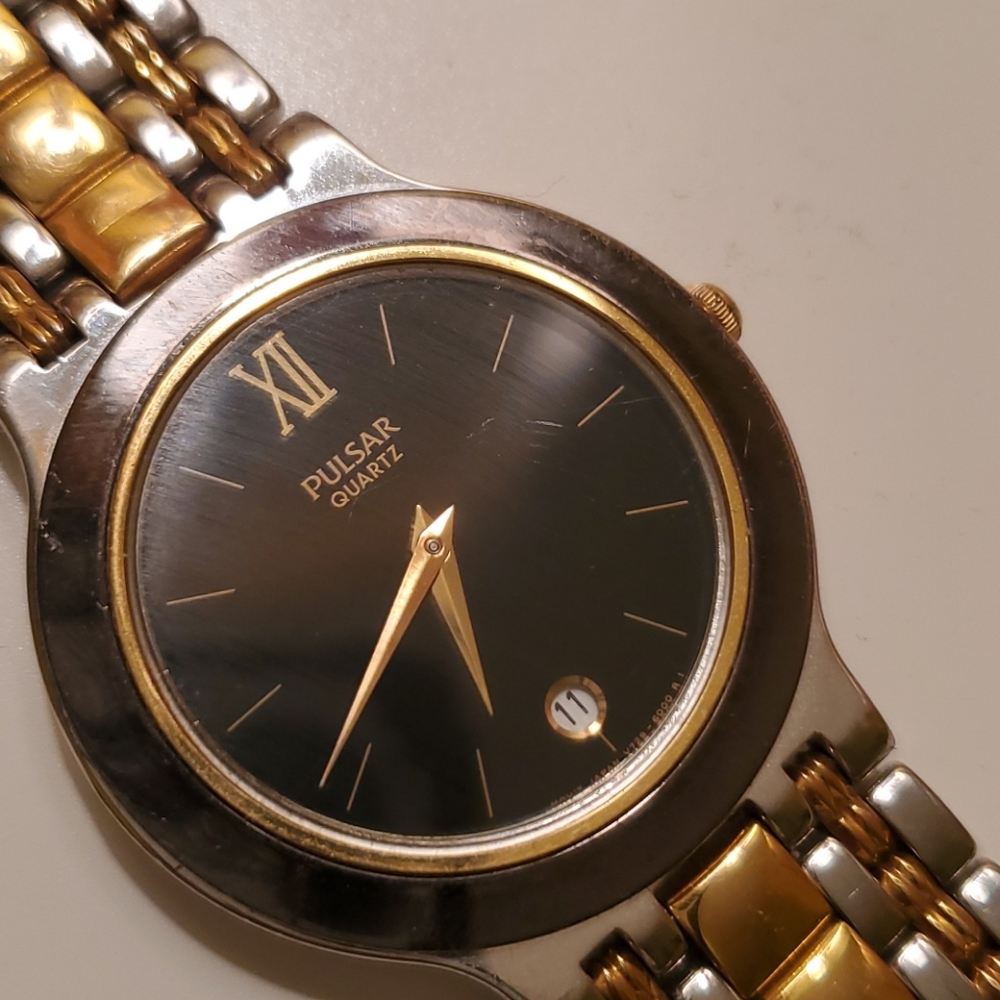 Pulsar Quartz 2-tone wristwatch - Picture 5 of 8
